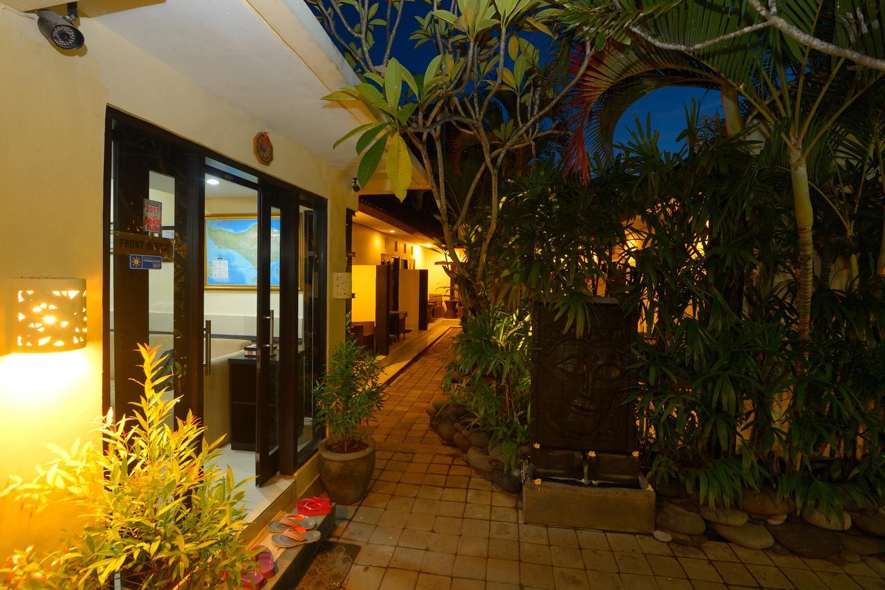 Andari Legian Hotel Bali Esterno foto